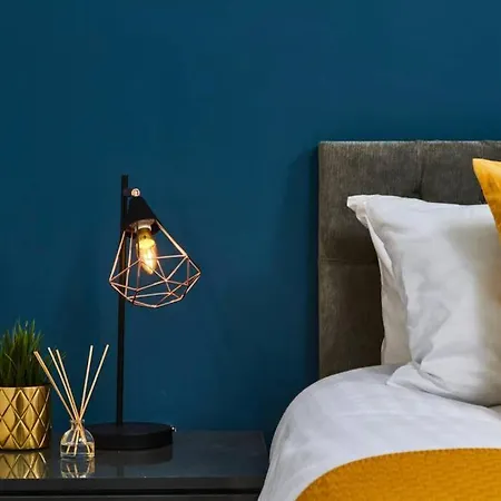 Apartment Number One - The Exquisite Abode In Central Leeds *