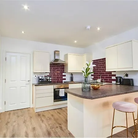 Apartment Number One - The Exquisite Abode In Central Leeds