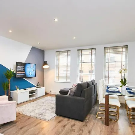 Apartment Number One - The Exquisite Abode In Central Leeds *